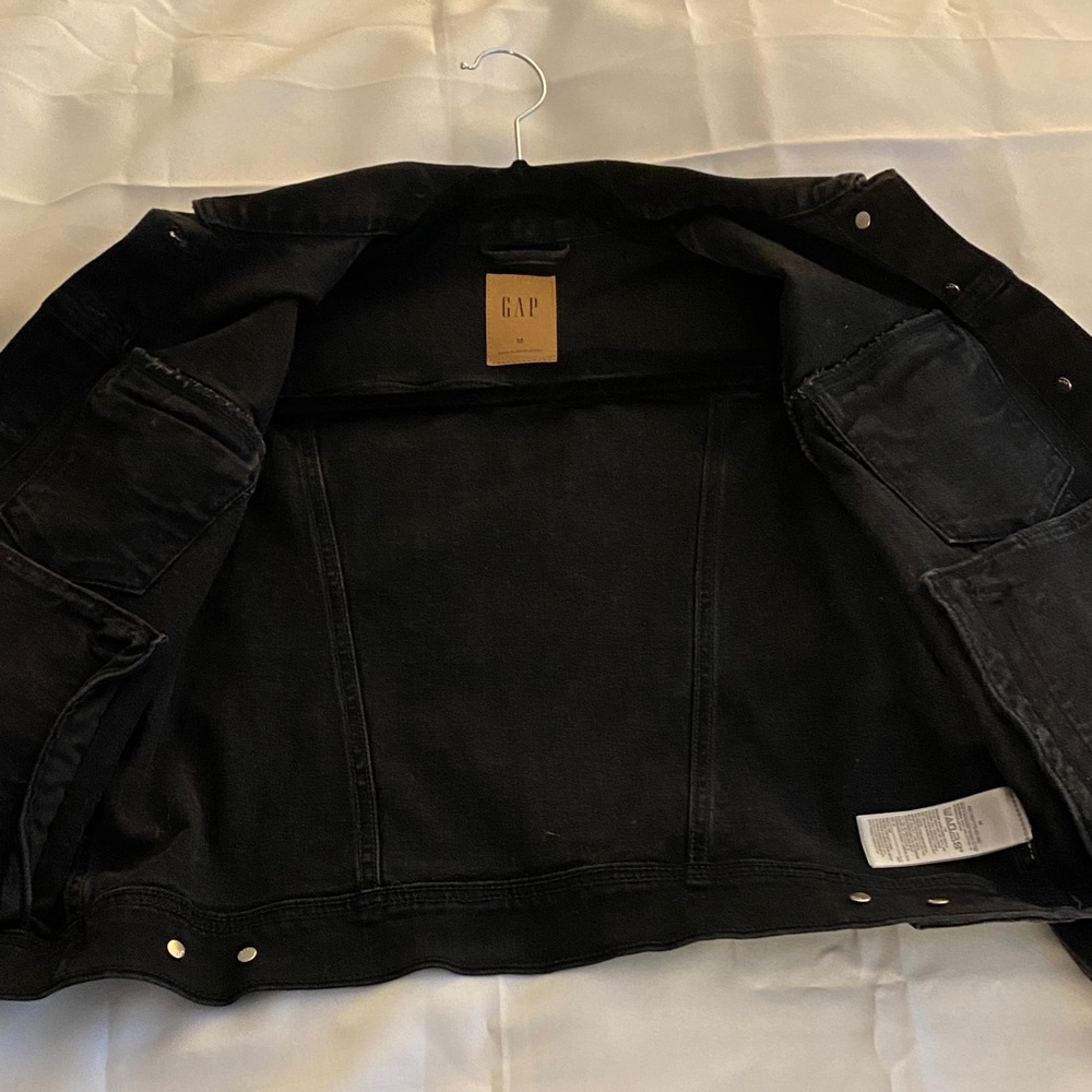GAP Women's Black Denim Jacket - Picture 8 of 10